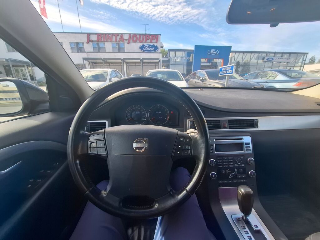 Volvo V70 2009 Musta