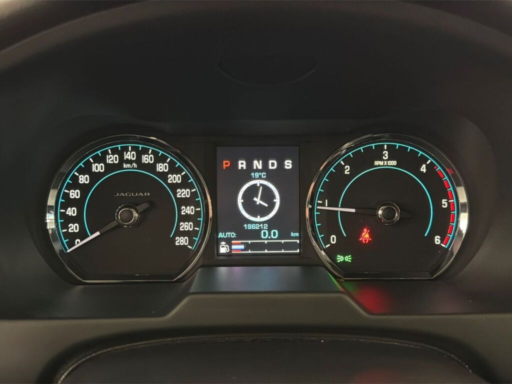 Jaguar XF 2014 Musta