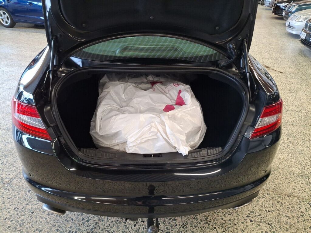 Jaguar XF 2014 Musta