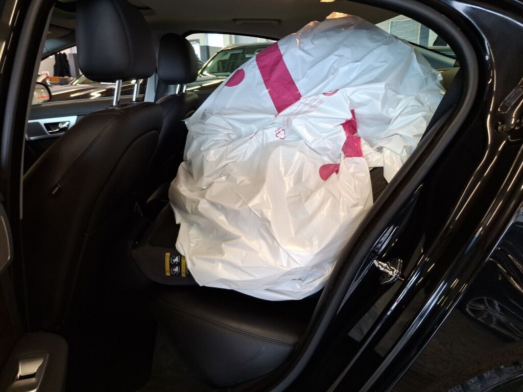 Jaguar XF 2014 Musta