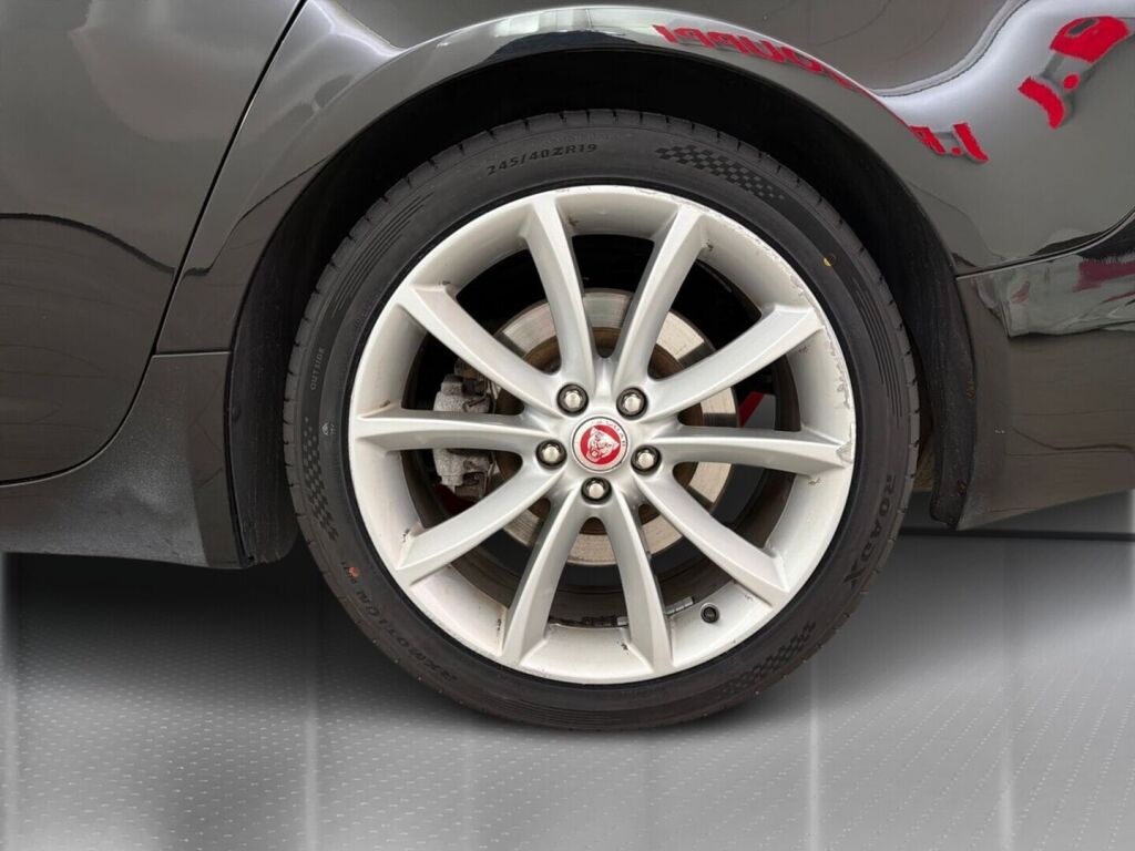 Jaguar XF 2014 Musta