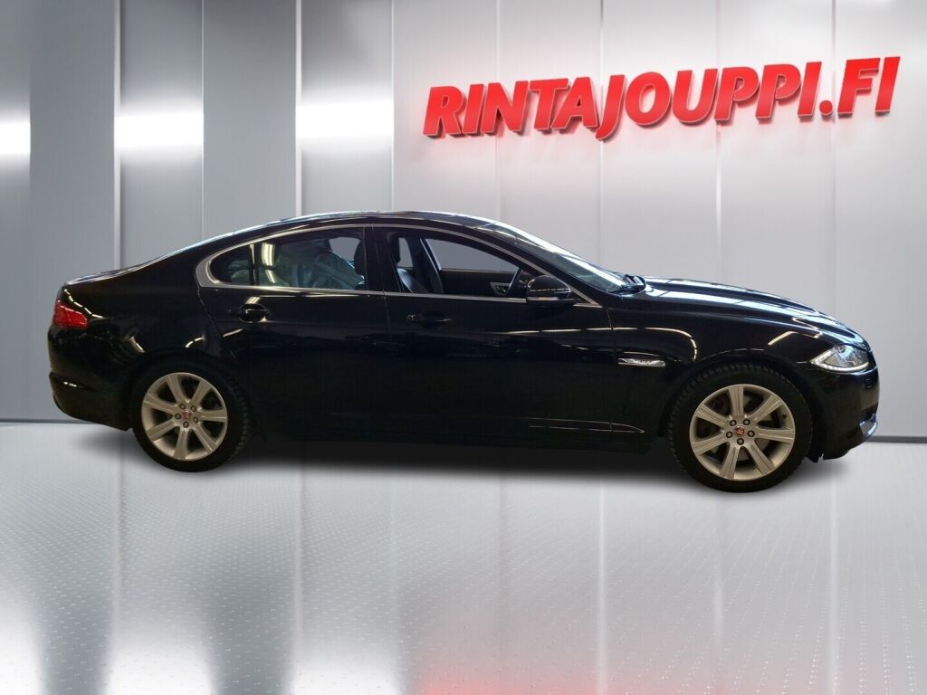 Jaguar XF 2014 Musta