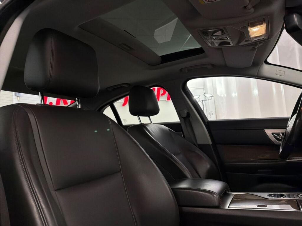 Jaguar XF 2014 Musta