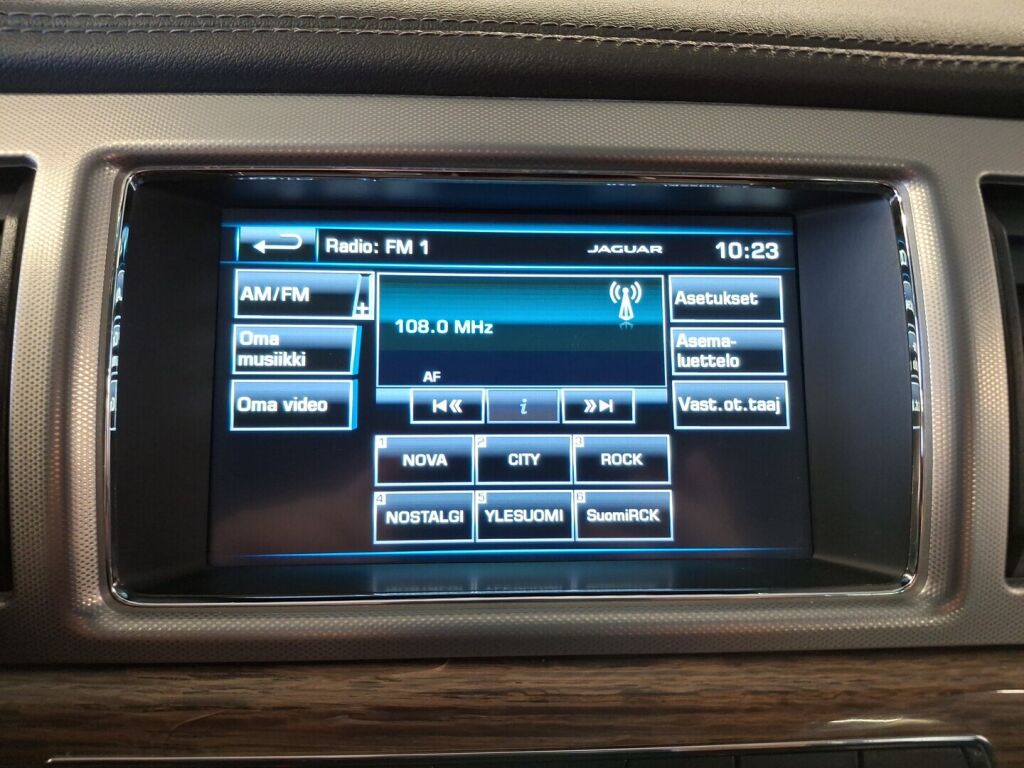 Jaguar XF 2014 Musta