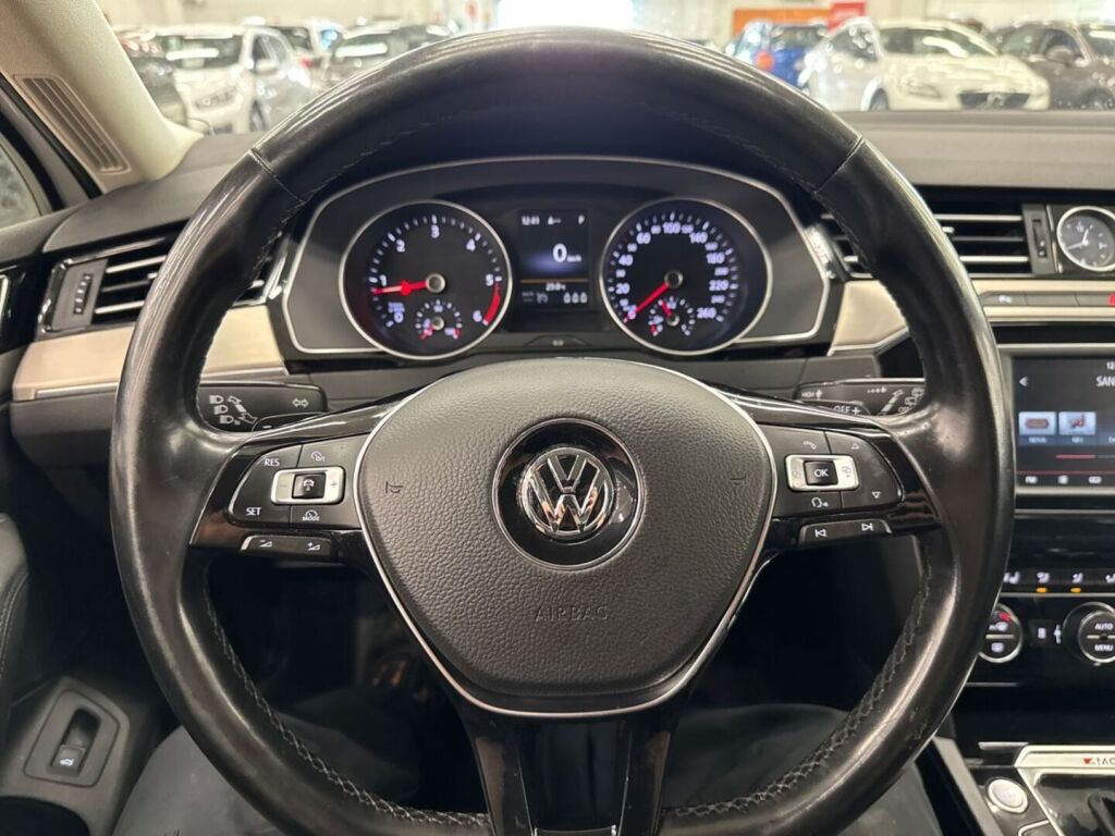 Volkswagen Passat 2015 Valkoinen