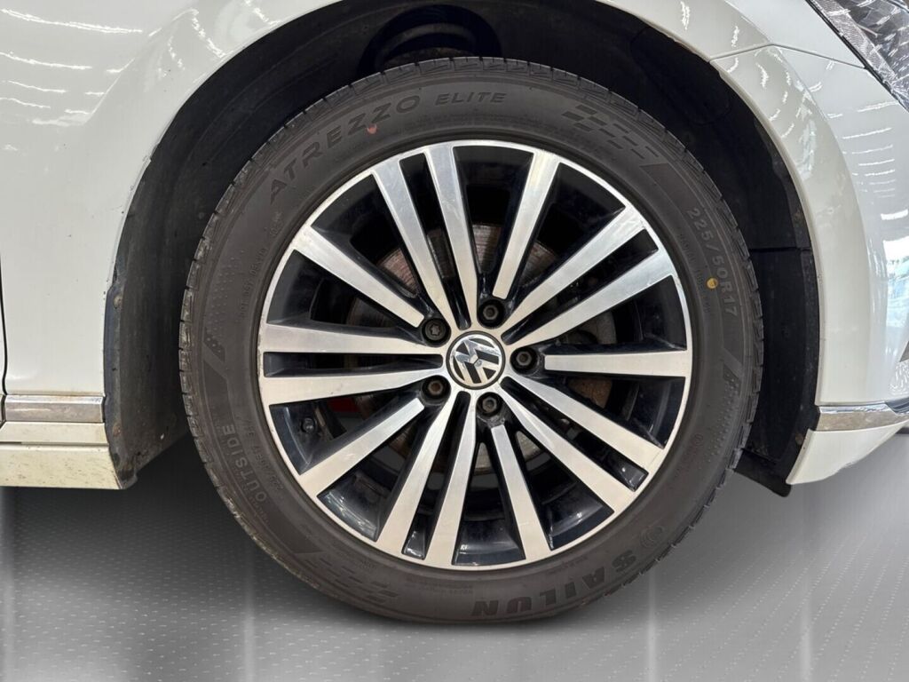 Volkswagen Passat 2015 Valkoinen