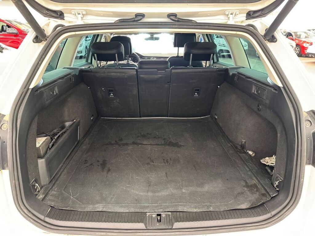Volkswagen Passat 2015 Valkoinen