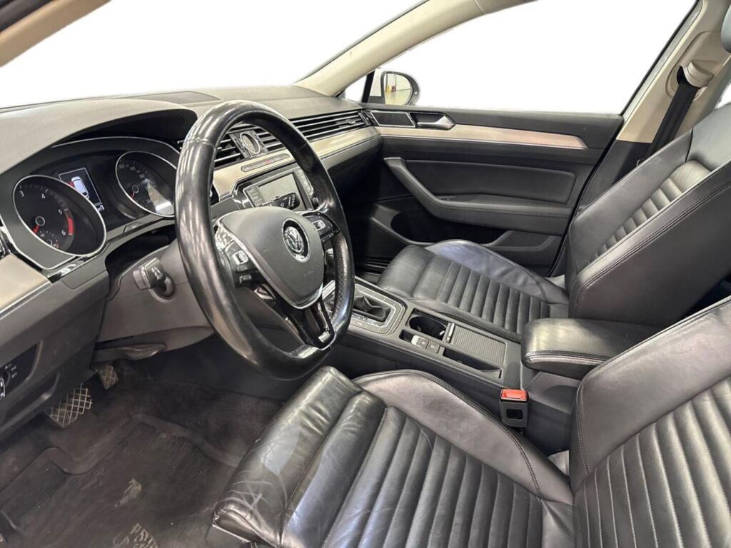 Volkswagen Passat 2015 Valkoinen