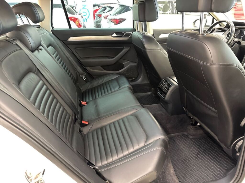 Volkswagen Passat 2015 Valkoinen