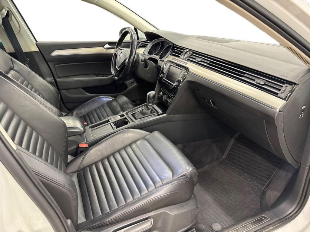 Volkswagen Passat 2015 Valkoinen