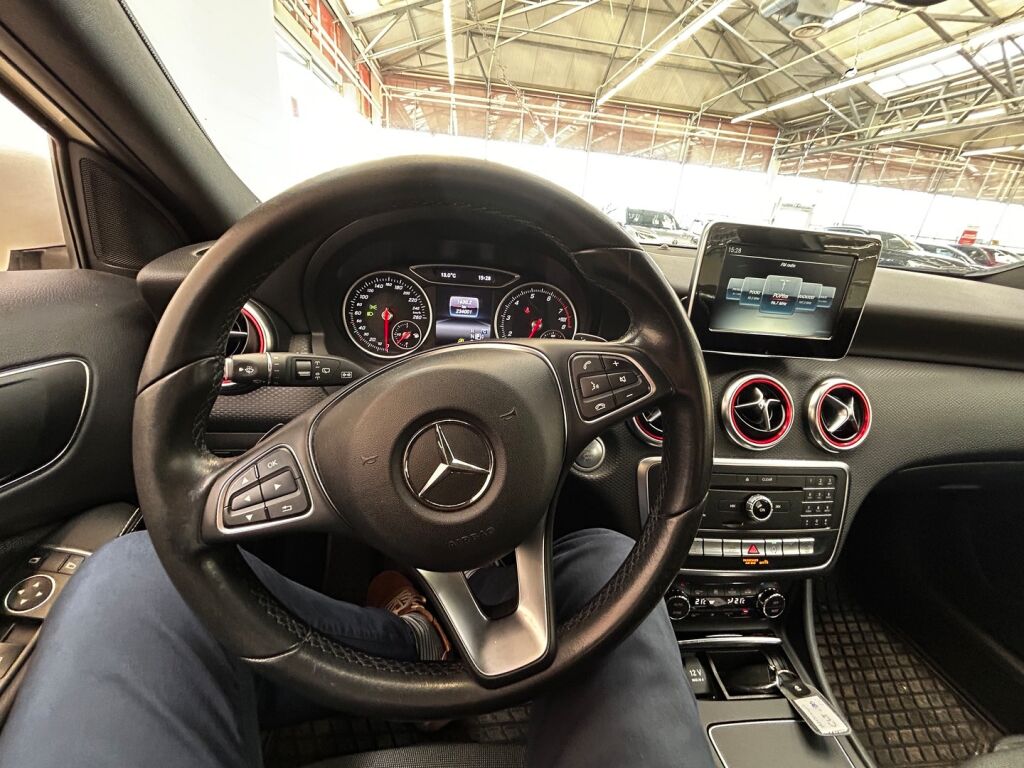 Mercedes-Benz A 2018 Valkoinen