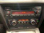 BMW 318 2010 Musta