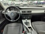 BMW 318 2010 Musta