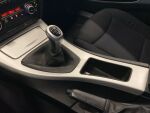 BMW 318 2010 Musta