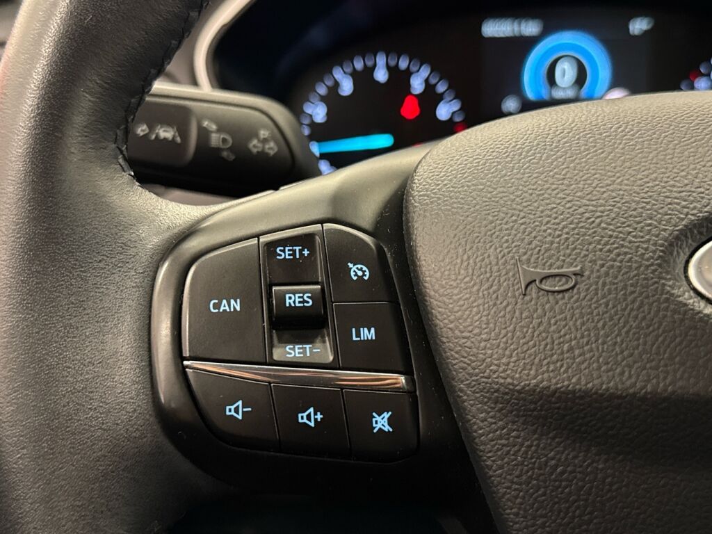 Ford Focus 2018 Ruskea (beige)