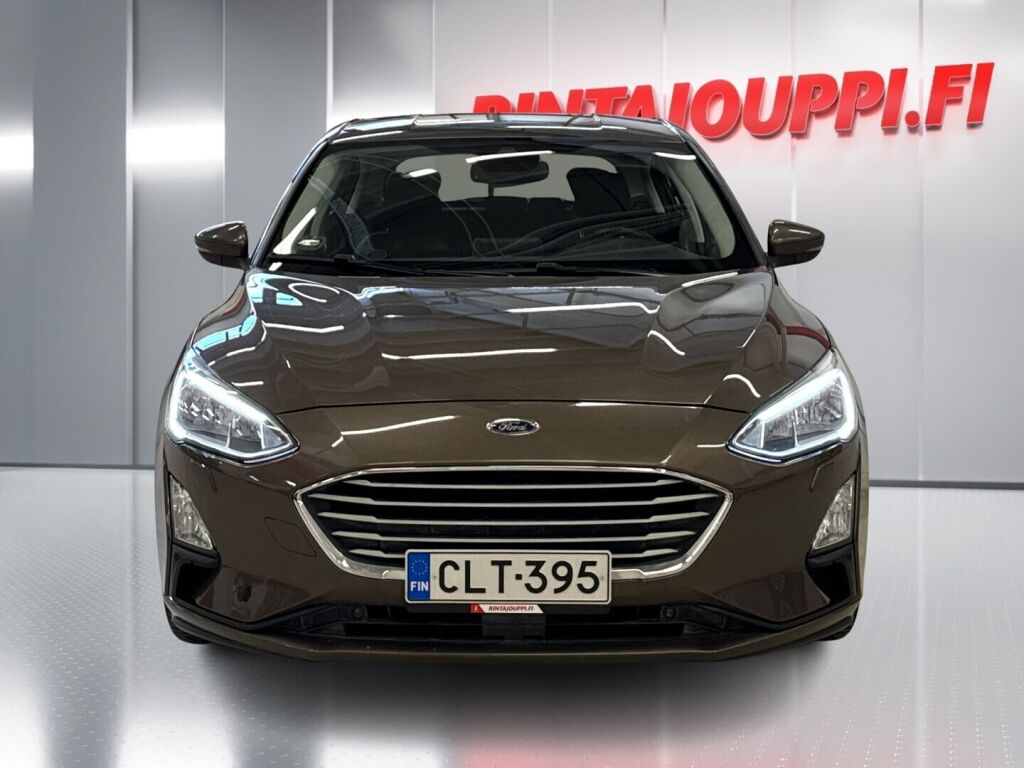 Ford Focus 2018 Ruskea (beige)