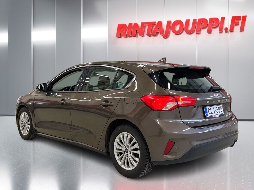 Ford Focus 2018 Ruskea (beige)