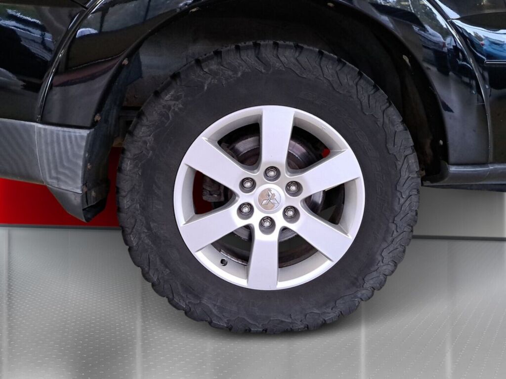Mitsubishi Pajero 2007 Musta