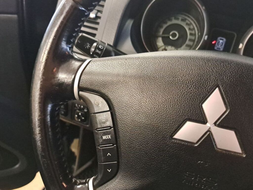 Mitsubishi Pajero 2007 Musta