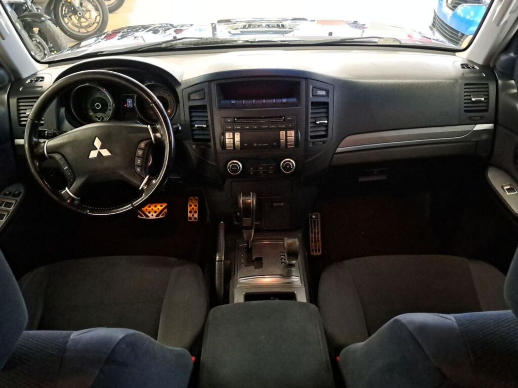 Mitsubishi Pajero 2007 Musta
