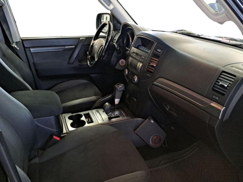 Mitsubishi Pajero 2007 Musta