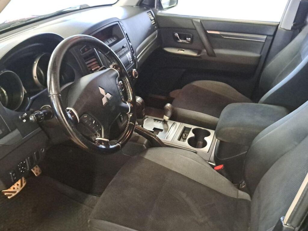 Mitsubishi Pajero 2007 Musta
