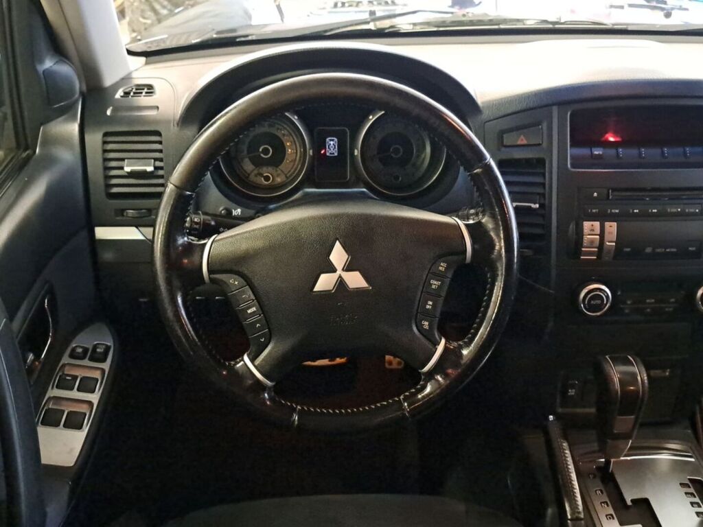 Mitsubishi Pajero 2007 Musta