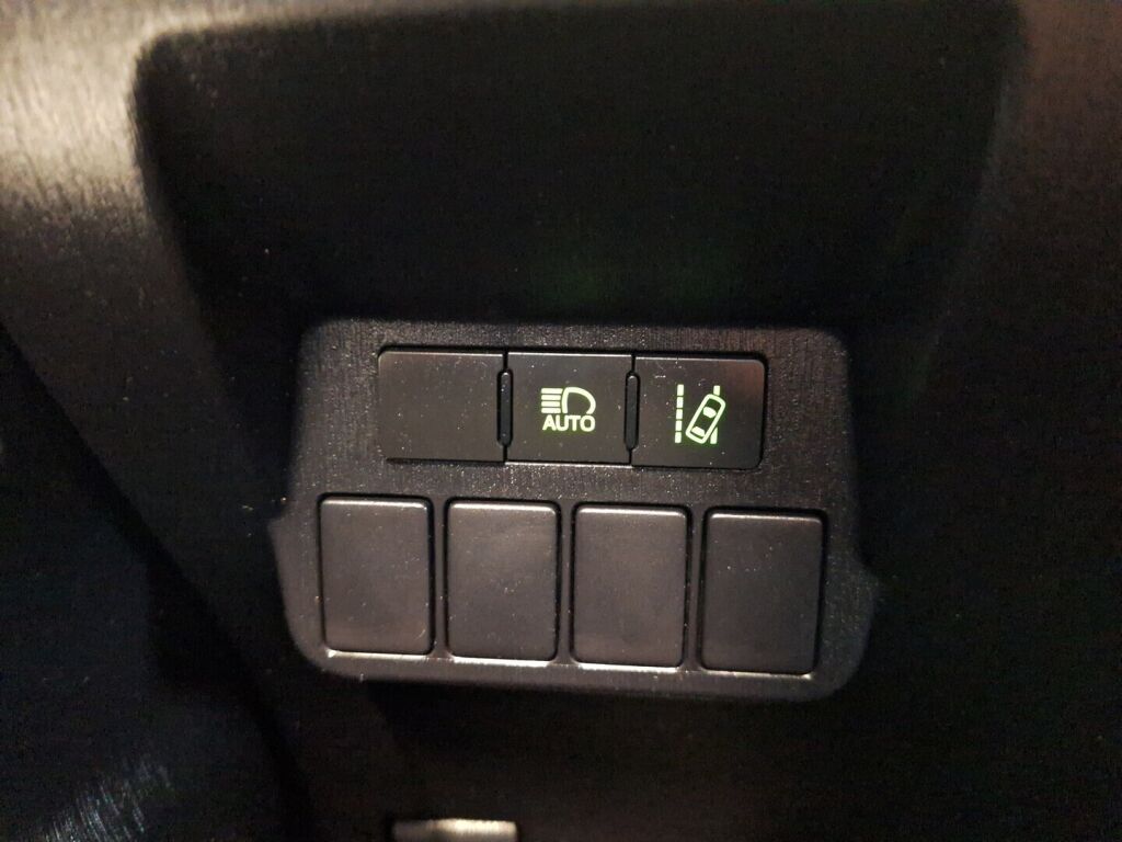 Toyota Prius+ 2018 Valkoinen