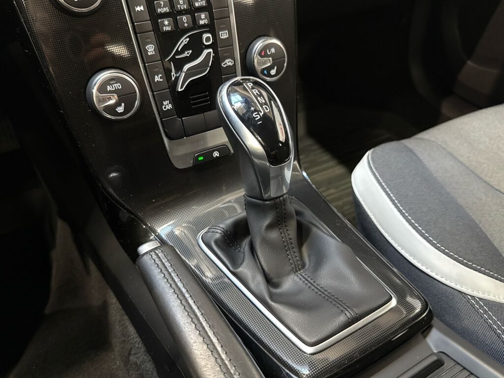 Volvo V40 2019 Harmaa