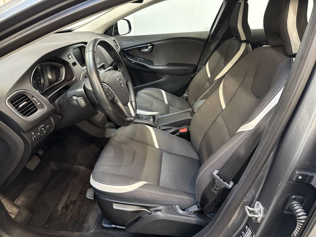 Volvo V40 2019 Harmaa