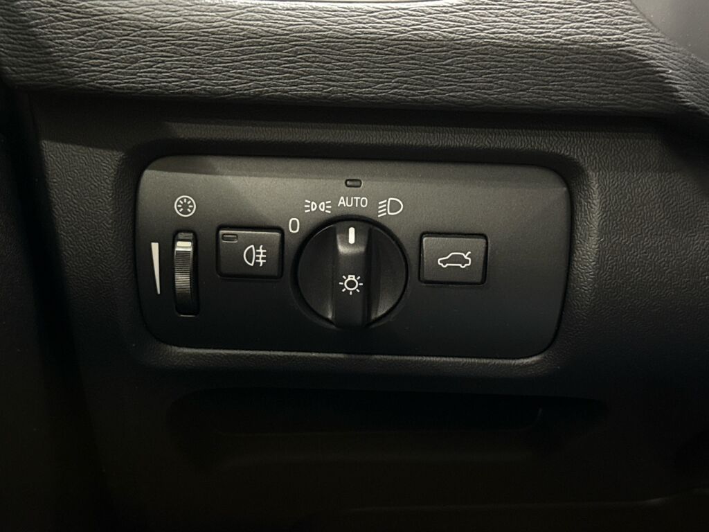 Volvo V40 2019 Harmaa