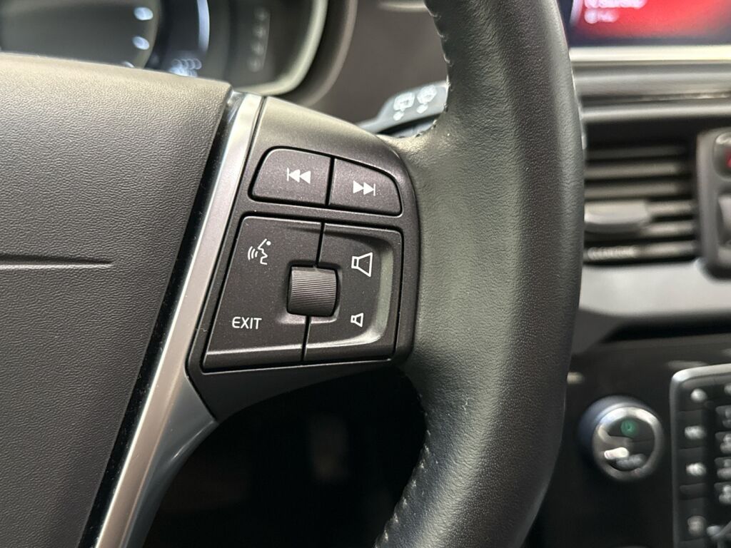 Volvo V40 2019 Harmaa