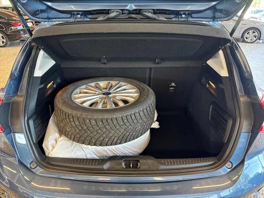 Ford Focus 2019 Sininen