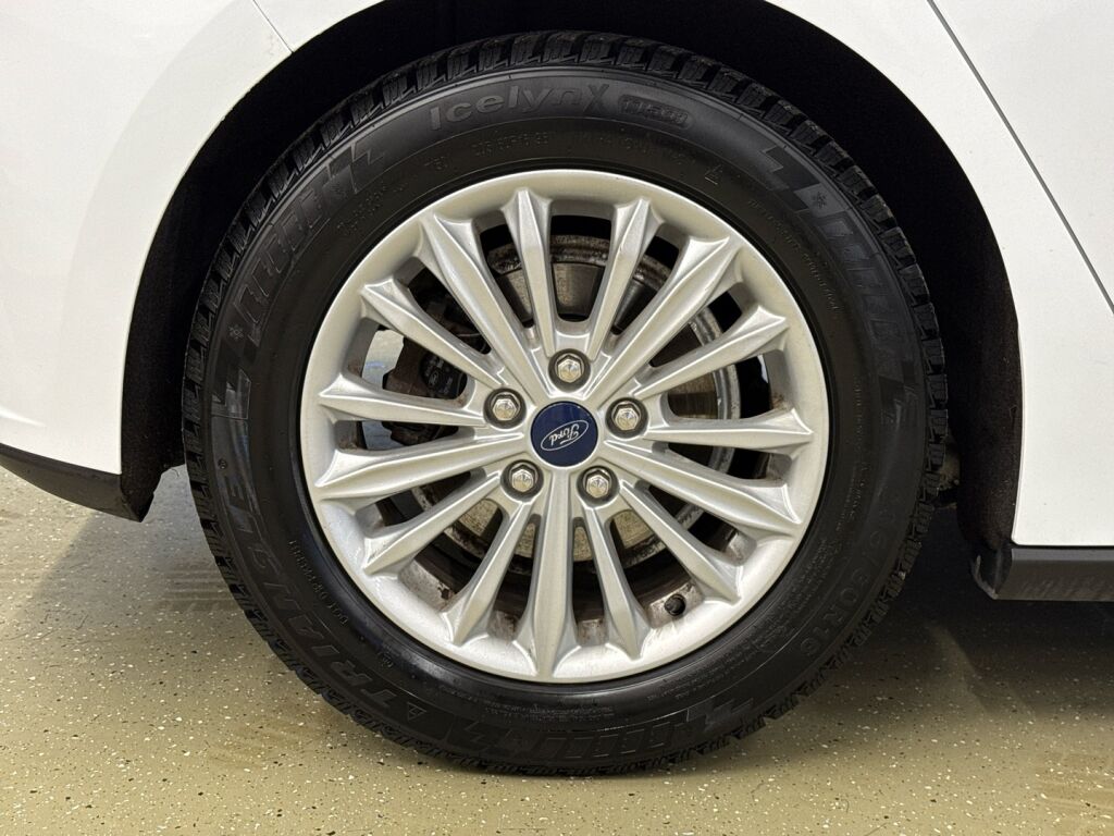 Ford Focus 2019 Valkoinen