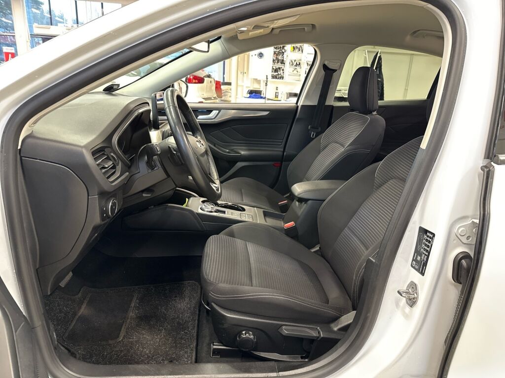 Ford Focus 2019 Valkoinen
