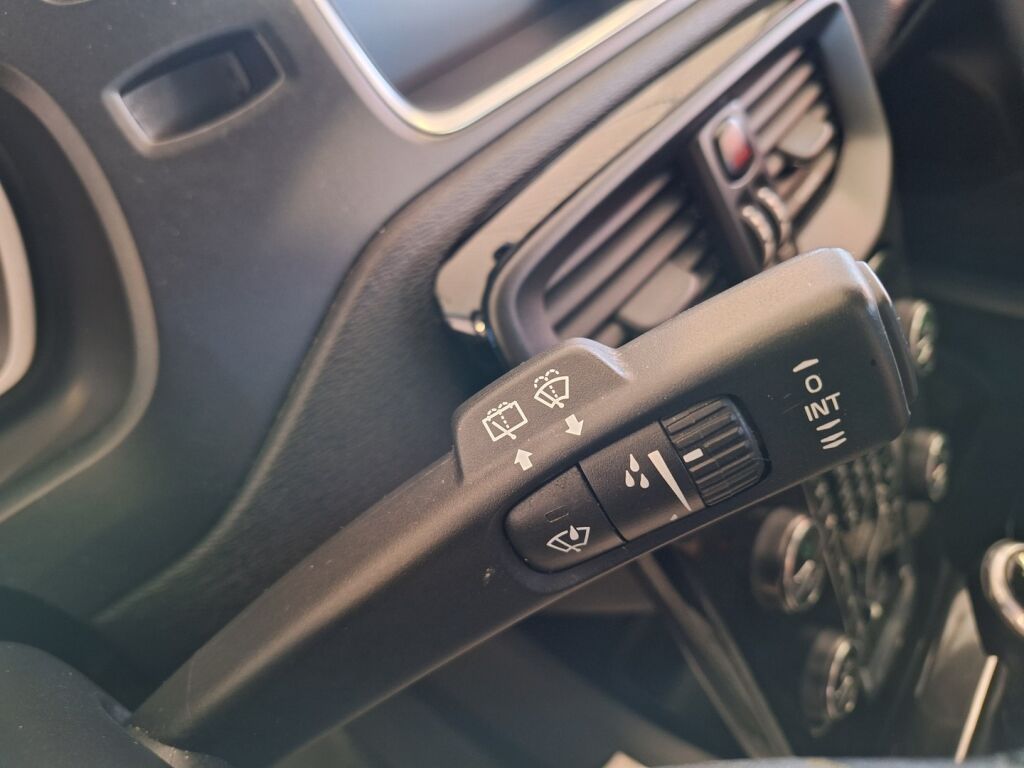 Volvo V40 2019 Valkoinen