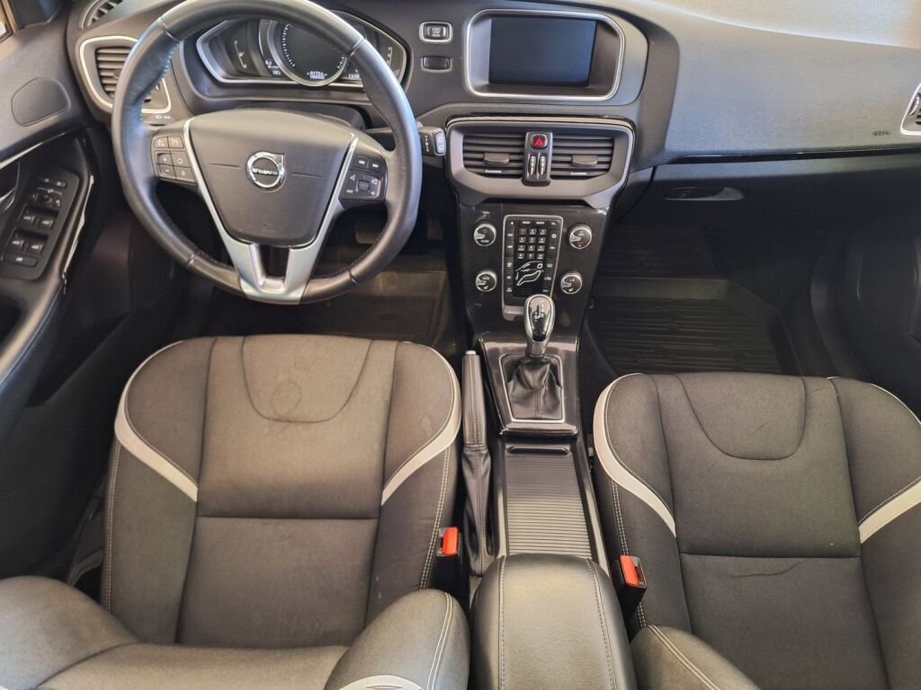 Volvo V40 2019 Valkoinen