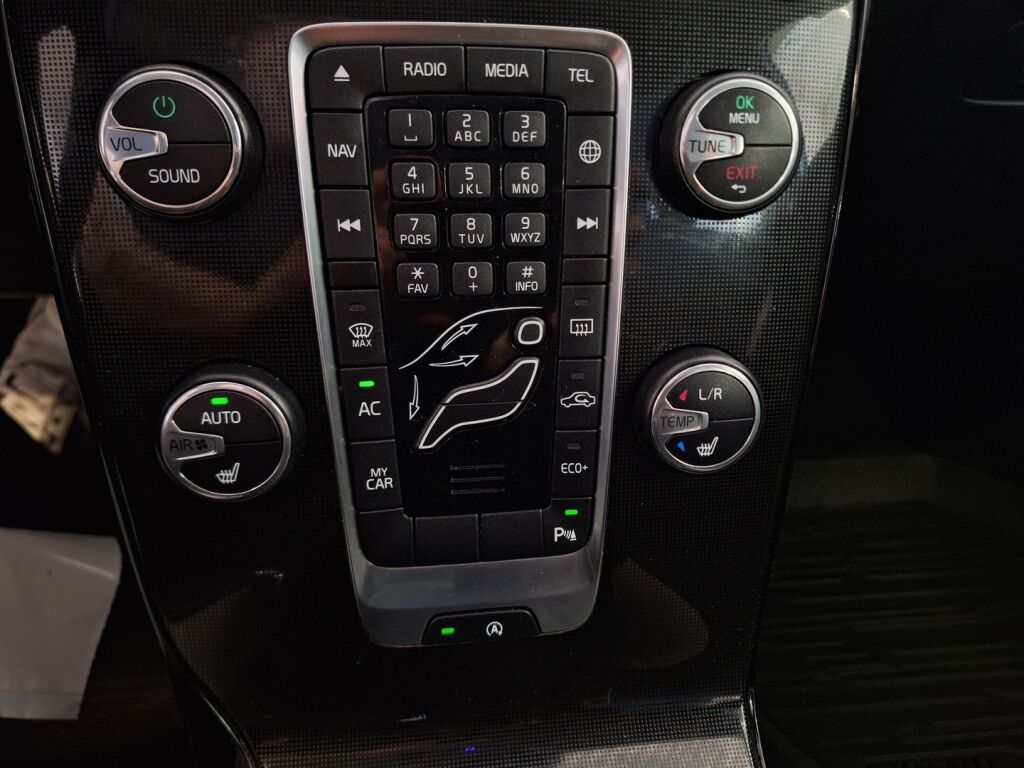 Volvo V40 2019 Valkoinen