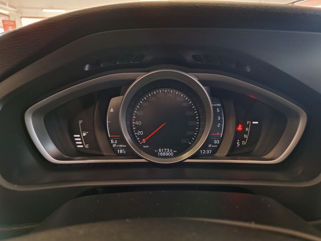 Volvo V40 2019 Valkoinen