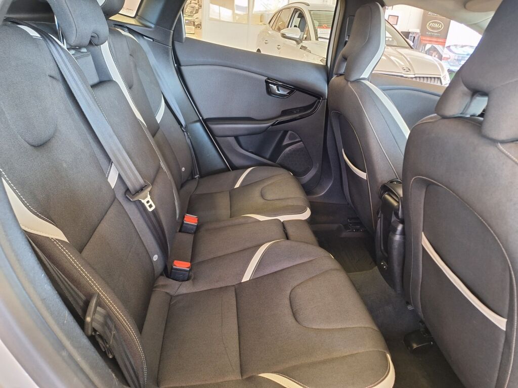 Volvo V40 2019 Valkoinen