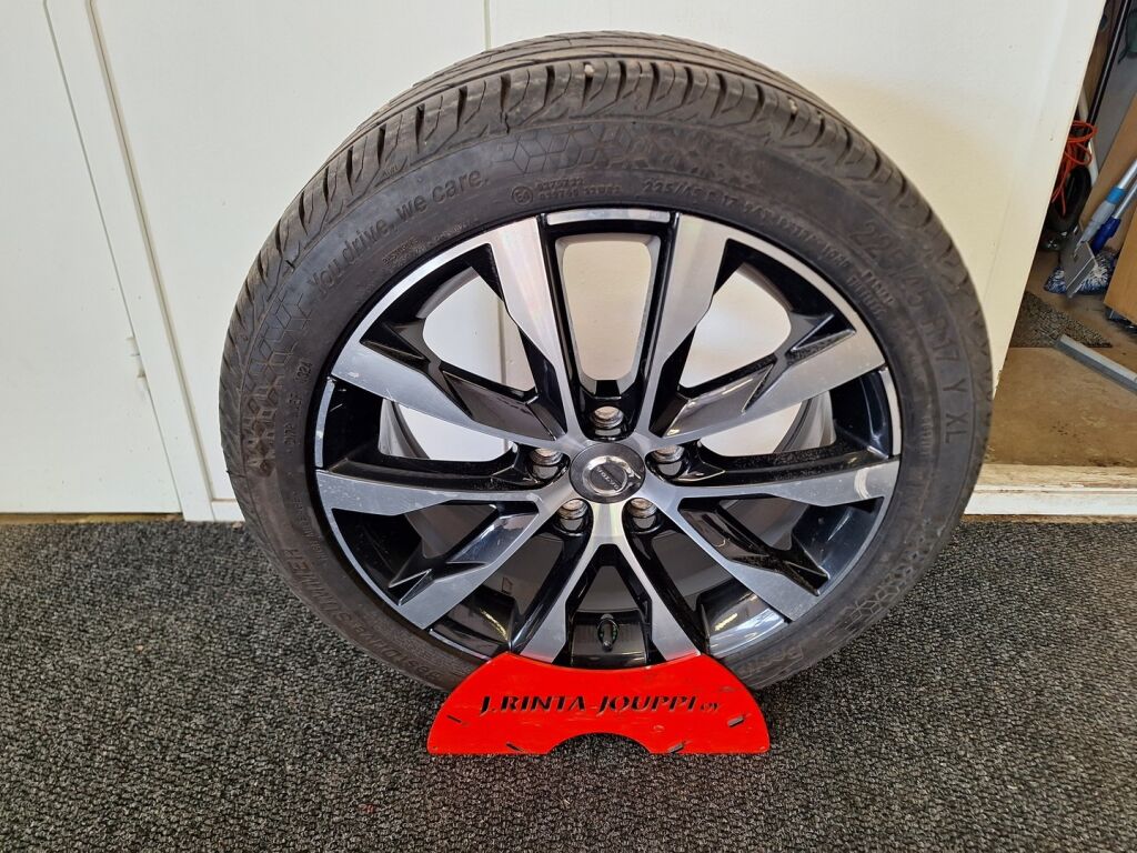 Volvo V40 2019 Valkoinen