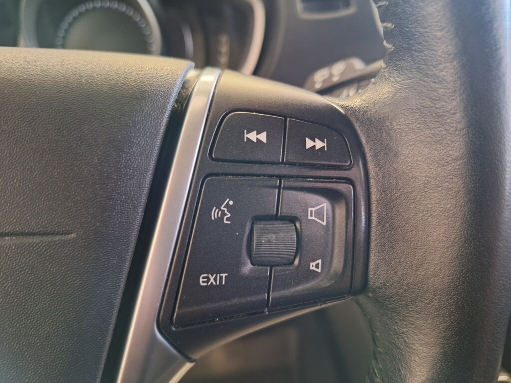 Volvo V40 2019 Valkoinen