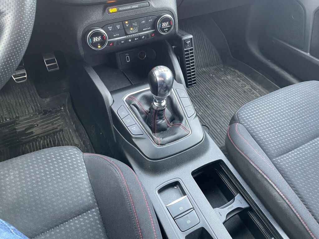 Ford Focus 2019 Sininen