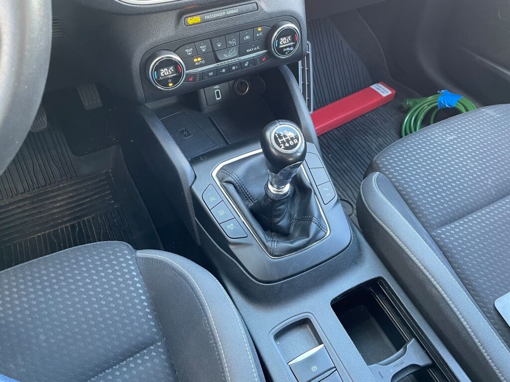 Ford Focus 2019 Sininen