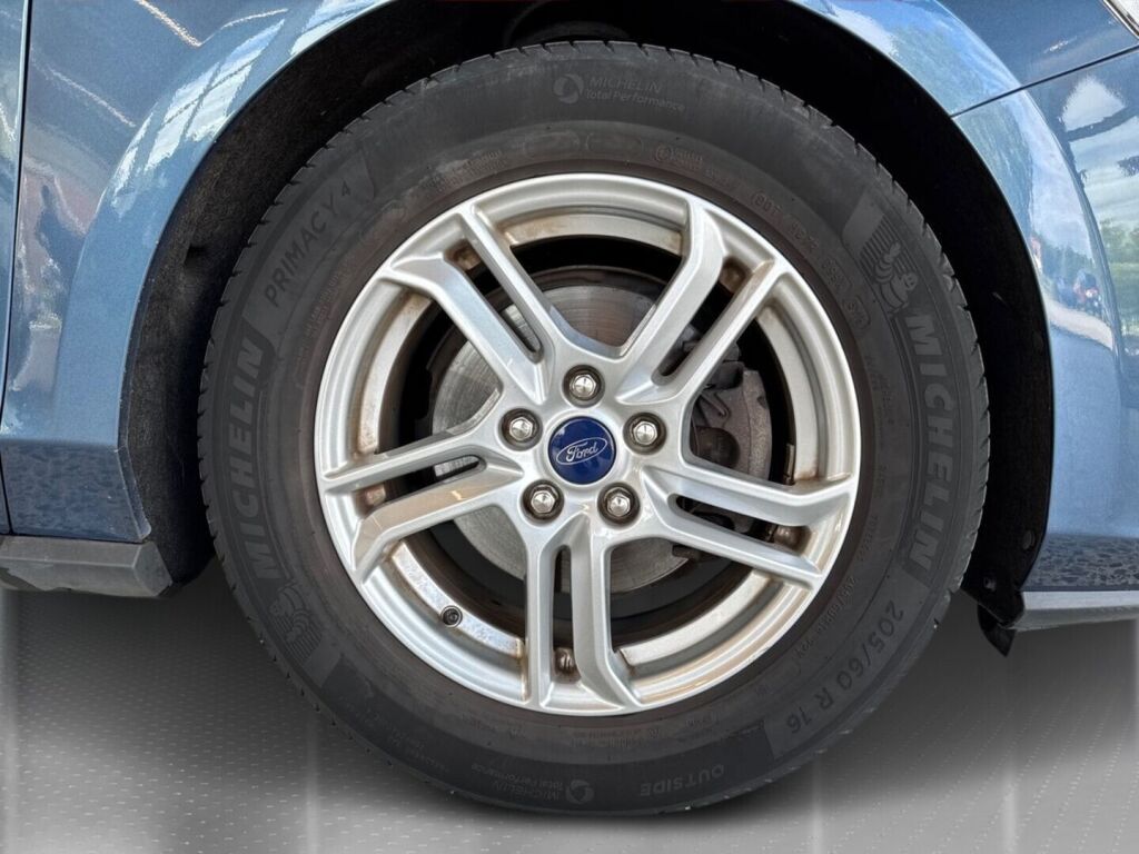 Ford Focus 2019 Sininen
