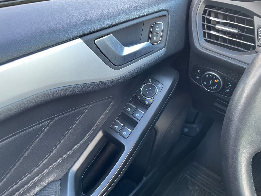 Ford Focus 2019 Sininen