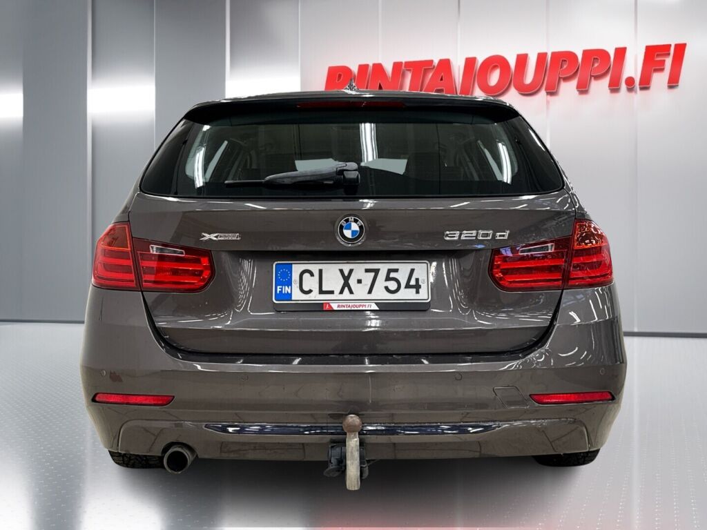 BMW 320 2013 Ruskea (beige)