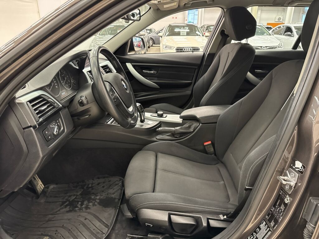 BMW 320 2013 Ruskea (beige)