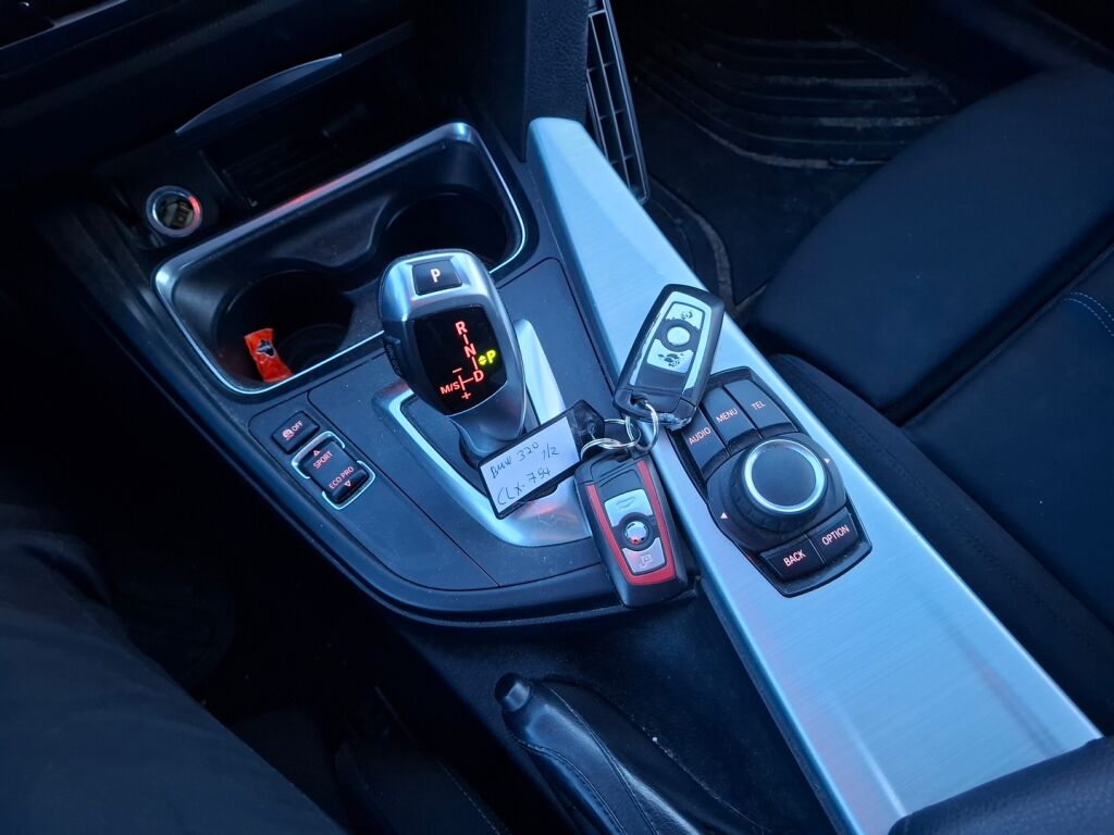 BMW 320 2013 Ruskea (beige)