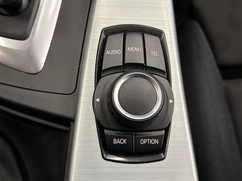 BMW 320 2013 Ruskea (beige)